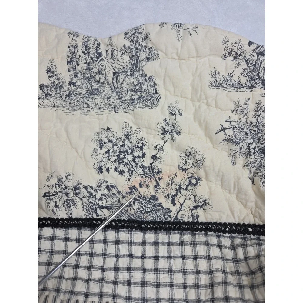 Blue Waverly Wellington French Toile Patchwork Quilt Handmade Scalloped TWIN